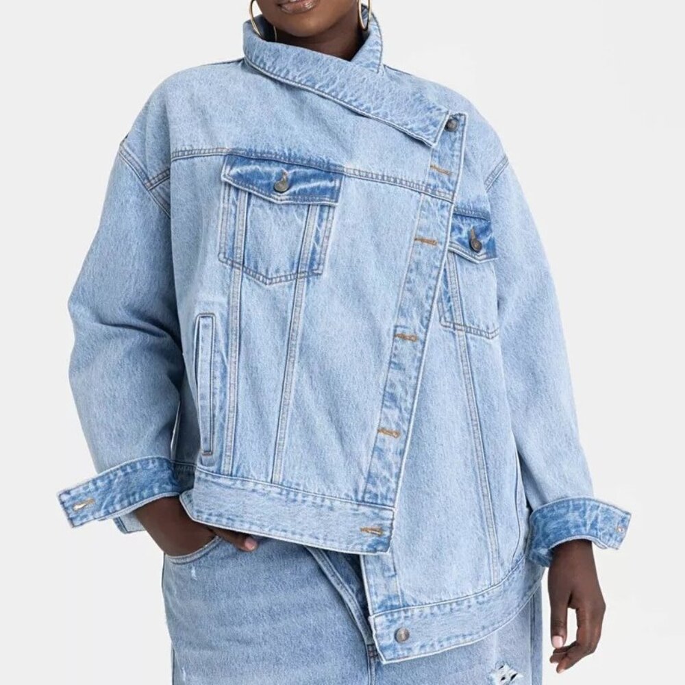 KBB by KAHLANA Women's 'The Denim Jacket' - Light Wash Wms. Sz. 2X